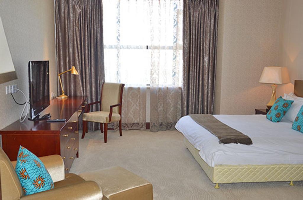 President Hotel At Umodzi Park Лилонгве Номер фото